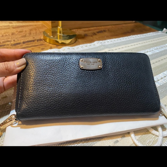 Michael Kors - Picture 8 of 9